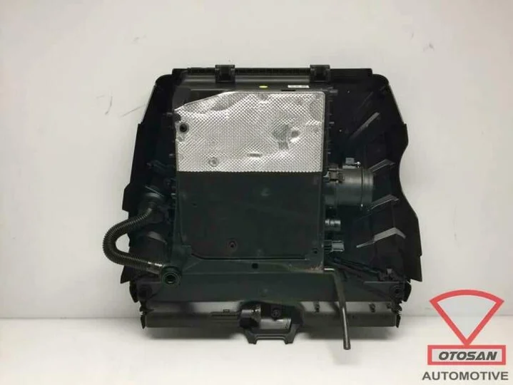 vw-touareg-2018-luchtfilterhuis-motor-afdekplaat-4m0133837f — foto 2