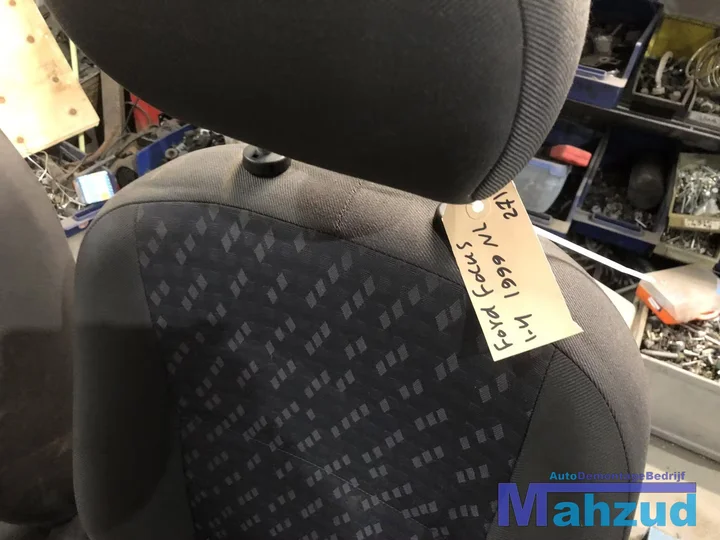 ford-focus-voorstoelen-bestuurderstoel-bijrijderstoel-stoel — foto 2
