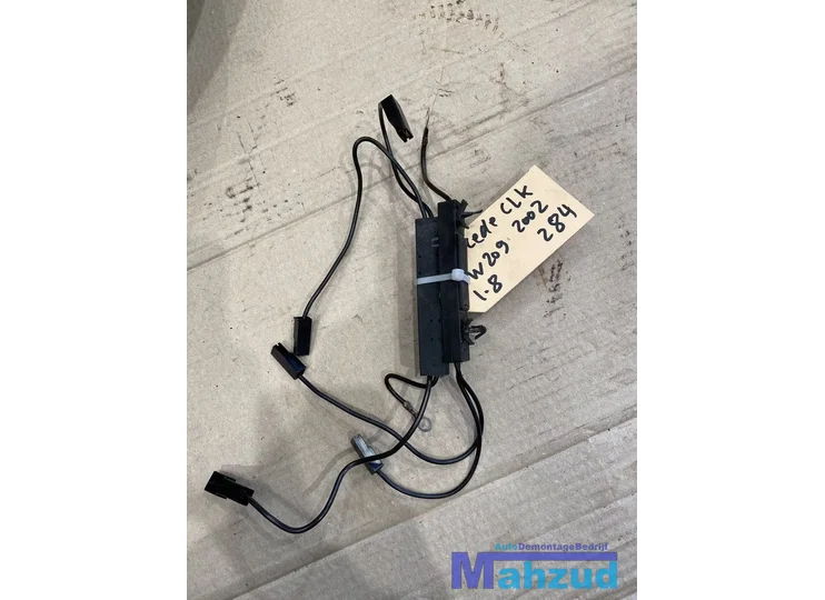 MERCEDES CLK W209 Antenne versterker A2038200189