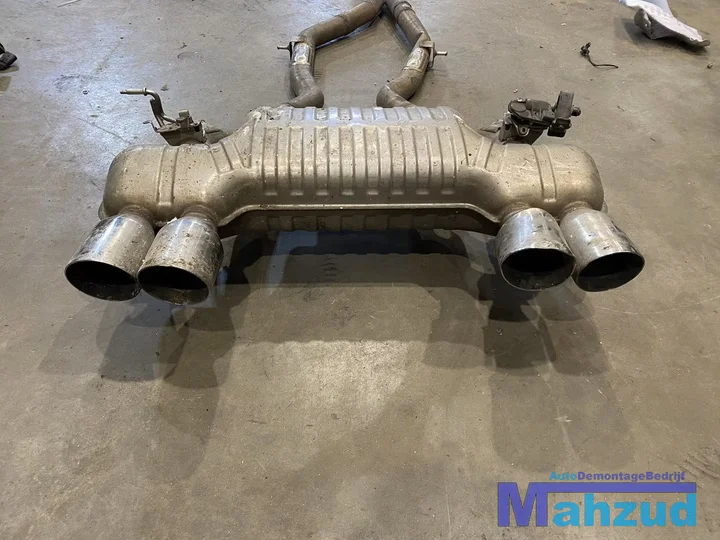 bmw-m4-m3-costum-uitlaat-downpipe-openpijp-schade — foto 2