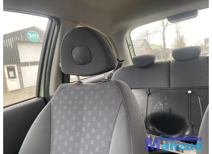 nissan-micra-3-k12-3-deurs-interieur-compleet-20022010