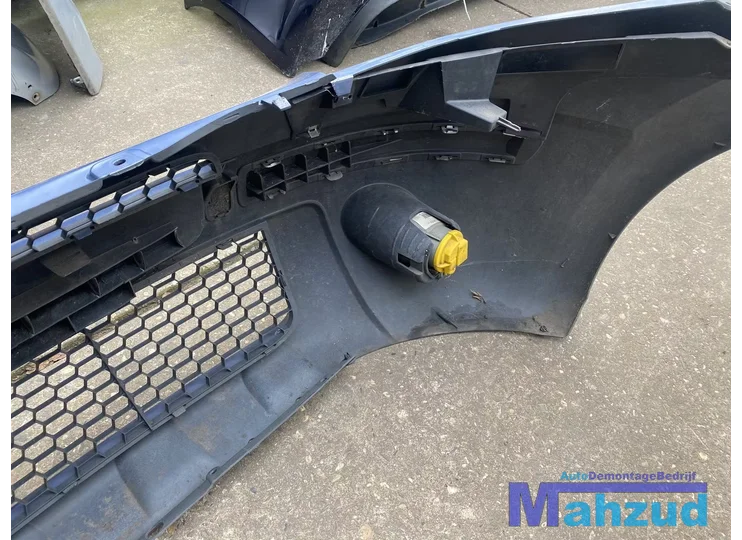 citroen-c3-pluriel-licht-blauw-voorbumper