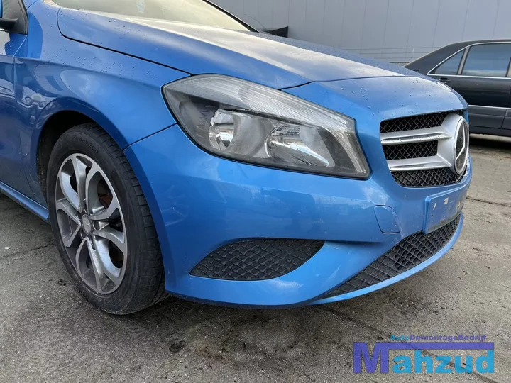 mercedes-a-klasse-w176-blauw-162-voorbumper-20122018 — foto 2