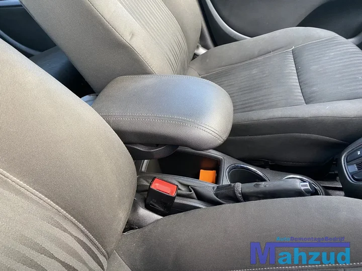 2016-opel-zafira-c-14-turbo-a14net-b14net-z10b-demontage-onderdelen — foto 23