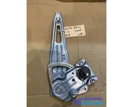 toyota-yaris-p9-rechts-achter-raammechaniek-raammechanisme — foto 2
