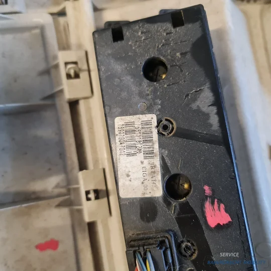 plafond-console-chrysler-grand-voyager-binnenverlichting-5kr87dw1ab-opbergvak-climate-controll-achter-origineel-gebruikt-2008-2014 — foto 12
