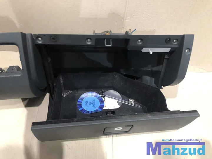 mercedes-slk-r170-engels-handschoenenkast-a1706802587 — foto 3