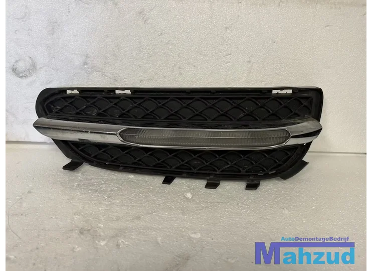 MERCEDES E-KLASSE W212 rechts BUMPER Rooster mistlampkap A2128851823