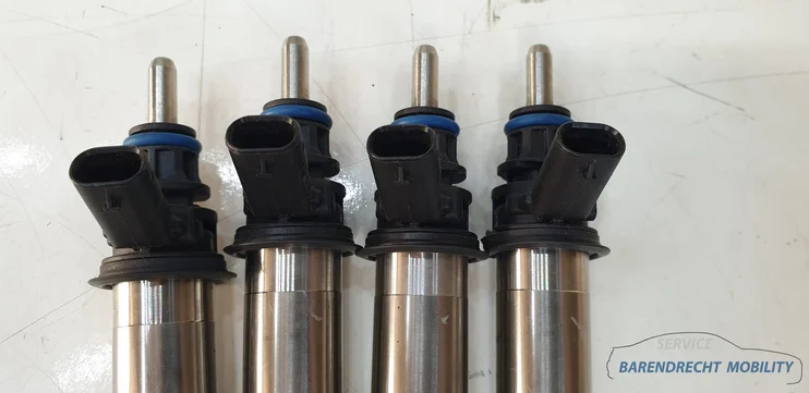 benzine-injector-injectoren-mercedes-a2780700687-0261500065-origineel-gebruikt-2010-2023 — foto 5