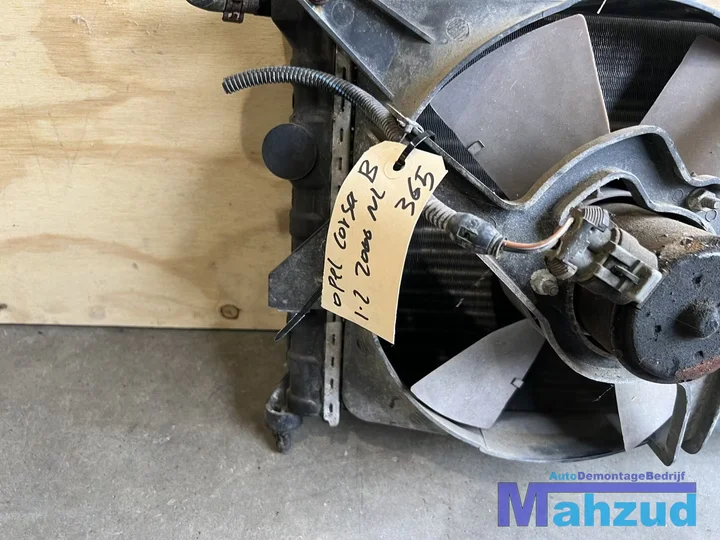 opel-corsa-b-12-radiateur-koelvin-koelerpakket-19932000 — foto 2
