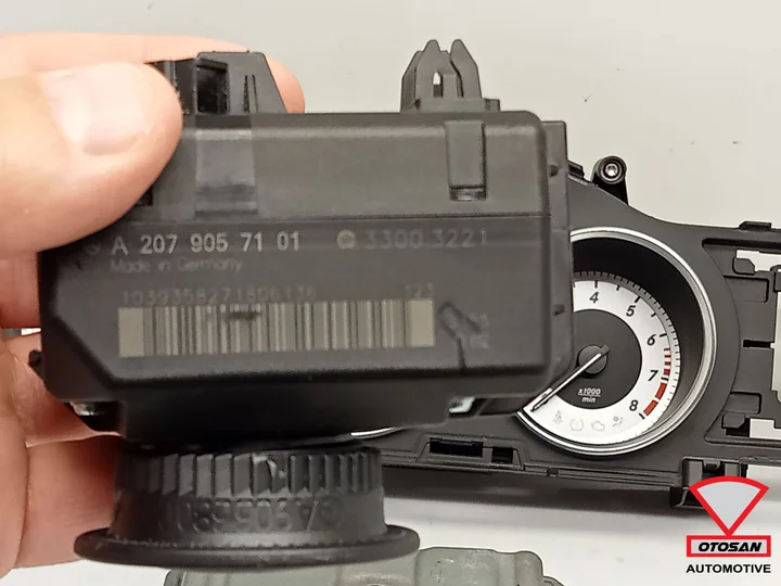 mercedes-c-w204-contactslot-set-ecu-2xsleutels-a2749000700-a2079057101-a2049005912 — foto 3