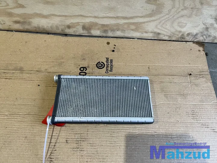 land-rover-discovery-5-l462-kachel-radiateur-2017 — foto 3