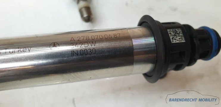benzine-injector-injectoren-mercedes-a2780700687-0261500065-origineel-gebruikt-2010-2023 — foto 3