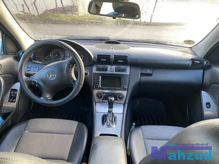mercedes-cklasse-w203-s203-dashboardkast-handschoenenkast-20012007 — foto 2