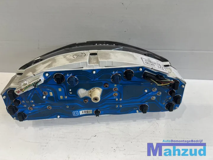 mazda-demio-km-teller-19962003 — foto 3