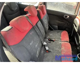 fiat-500l-wit-rood-zwart-interieur-2012