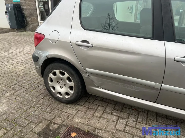 peugeot-307-16-16v-nfu-eza-onderdelen-demontage — foto 10