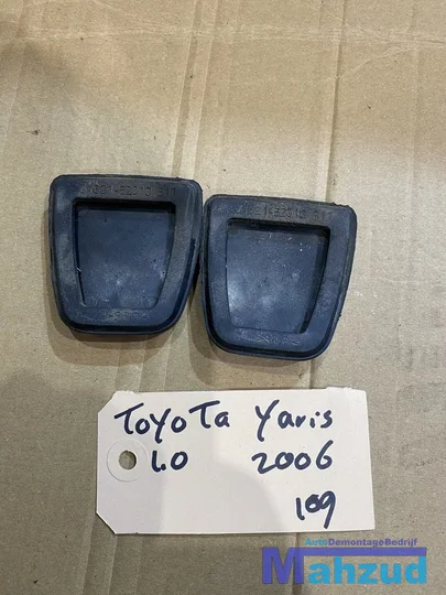 toyota-yaris-p9-rempedaal-koppelinspadaal-rubber-3132152010 — foto 2