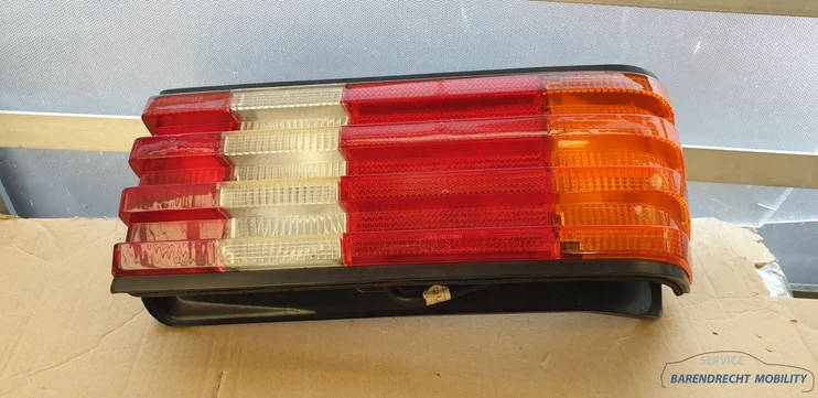 achterlicht-sklasse-mercedes-w126-rechts-passagierskant-origineel-gebruikt-1979-1991 — foto 3