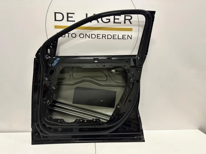 mercedes-gla-h247-portier-deur-rechtsvoor-beschadigd — foto 3