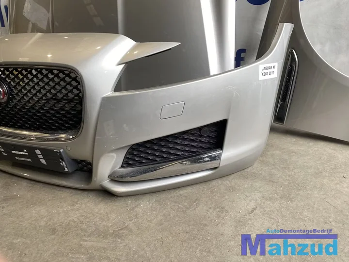 jaguar-xf-x260-creme-voorkop-front-2015 — foto 5