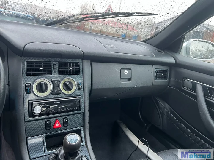 mercedes-slk-r170-interieur-losse-delen-afdekkappen-kast-schakelaars — foto 3
