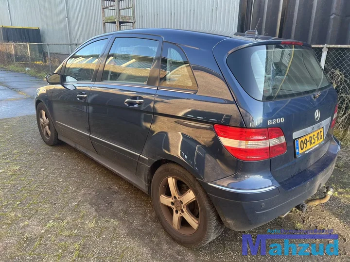mercedes-b-klasse-w245-20-blauw-375-onderdelen-266960-motor — foto 4