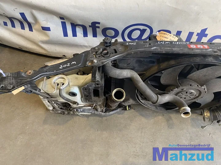 mercedes-cklasse-w203-22-diesel-voorfront-compleet-20002007 — foto 9