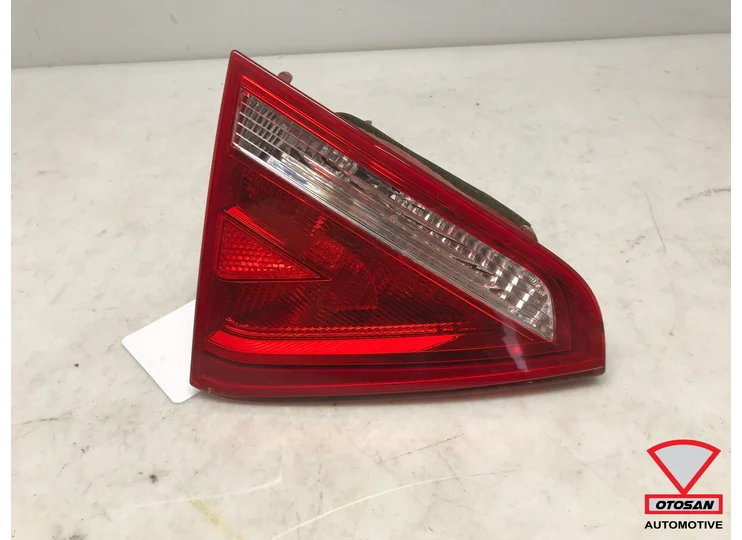Audi A5 8T Sportback Rücklicht links innen 8T0945093