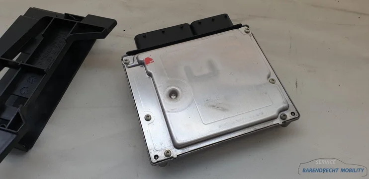 motorcomputer-ecu-w211-e220-cdi-mercedes-om646-6461534179-motor-origineel-gebruikt-2004-2007 — foto 4