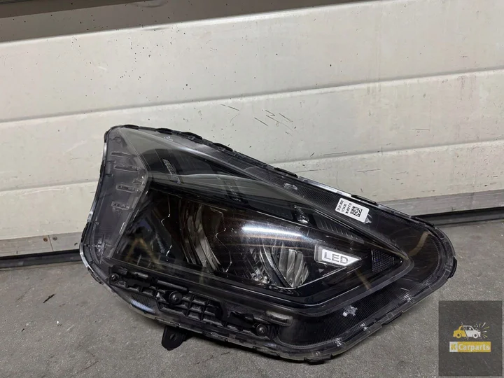 92102q0600-hyundai-bayon-full-ledlamp-links-rechts — foto 2
