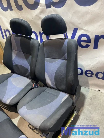 opel-corsa-b-5-deurs-interieur-voorstoel-bank-19932000 — foto 4