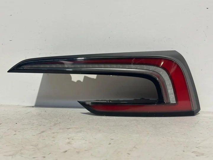tesla-model-3-led-rechter-achterlicht-rechts-169150000f
