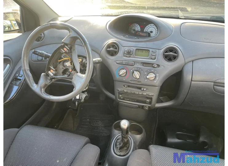 TOYOTA YARIS P1 Dashboard kast delen onderdelen 