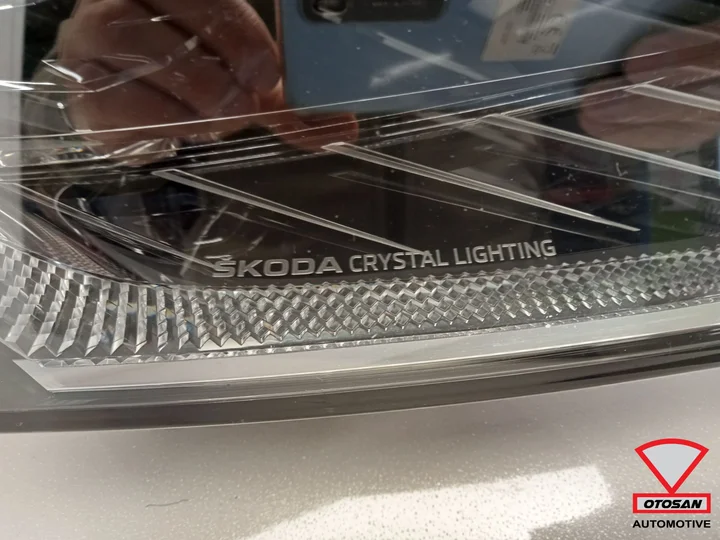 koplamp-skoda-octavia-iv-4-full-led-1924-5e4941016a-rechts — foto 4
