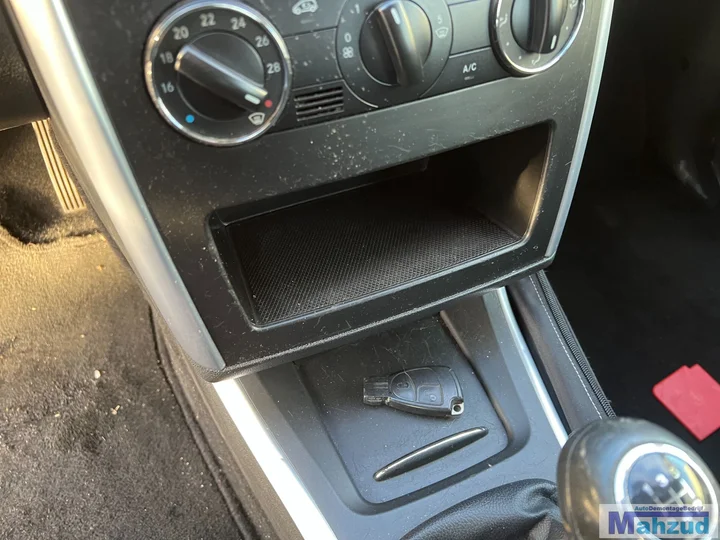 mercedes-b-klasse-w245-dashboard-delen-luchtrooster-airbag — foto 5
