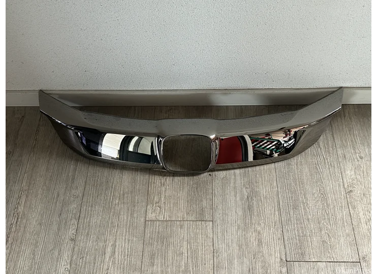 Honda CR-V Chrome Grille 71122-T7A-J01-M1