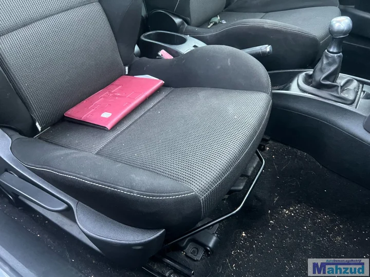 peugeot-207cc-grijs-stof-interieur-stoel-bank-20072012 — foto 5