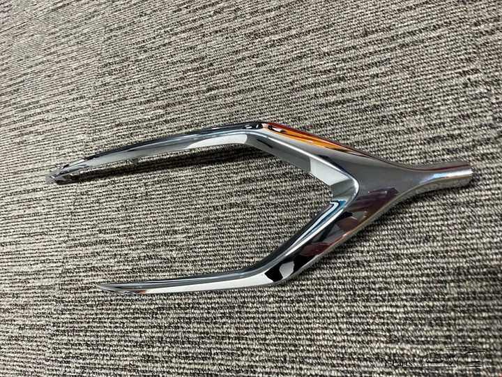 mitsubishi-space-star-rechts-chrome-lijst-voorbumper-grill-nieuw — foto 2