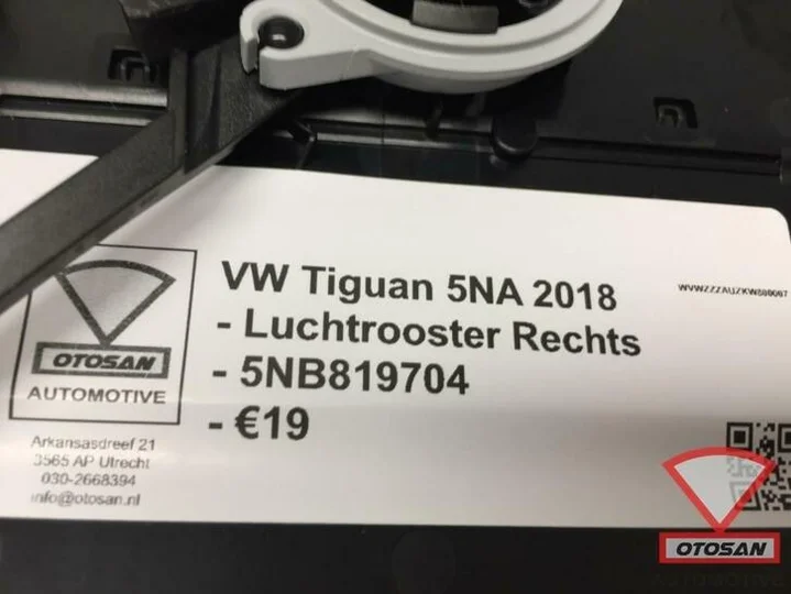 vw-tiguan-5na-2018-luchtrooster-rechts-dashboard-5nb819704 — foto 2
