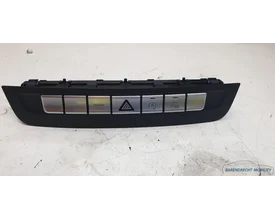 knoppenbalk-dashboard-schakelaars-mercedes-a-b-cla-en-gla-klasse-2011-2012-2013-2014-2015-2016-2017-2018-2019-a2469058202-gebruikt-nette-staat-barendrecht-mobility-service