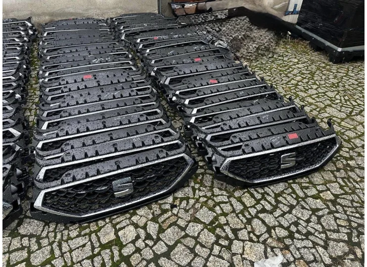 Seat Leon FR grille grille front bumper 5FA853651