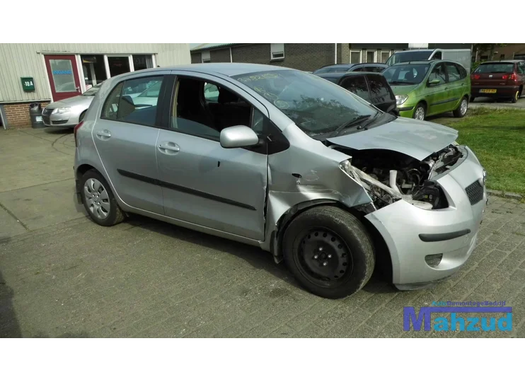 toyota-yaris-p9-10-motorblok-1kr-fe-motor