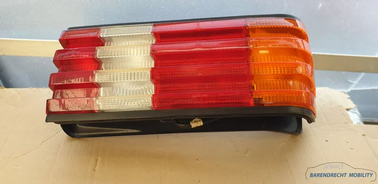 achterlicht-sklasse-mercedes-w126-rechts-passagierskant-origineel-gebruikt-1979-1991 — foto 2