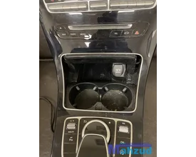 mercedes-w205-c205-r205-c-klasse-middenconsole-zwart-metallic — foto 2