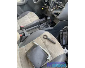 2012-vw-caddy-3-demontage-onderdelen-deur-blauw-stoelen — foto 17