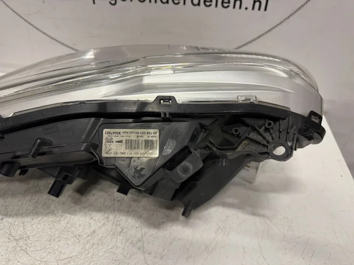 peugeot-208-koplamp-led-links-9810805780-2012 — foto 5
