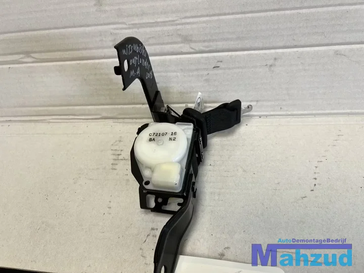 mitsubishi-outlander-phev-achter-miden-gordel-2015 — foto 2