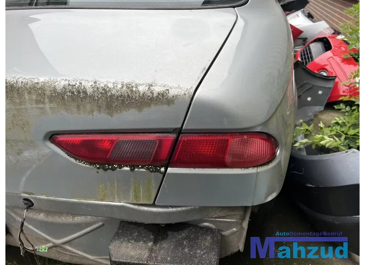 ALFA ROMEO 156 SEDAN Achterlicht rechts binnen buiten