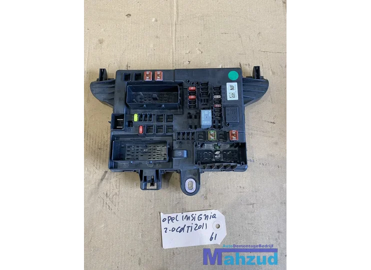 OPEL INSIGNIA A 2.0 CDTI Zekeringkast in kofferbak 13277322